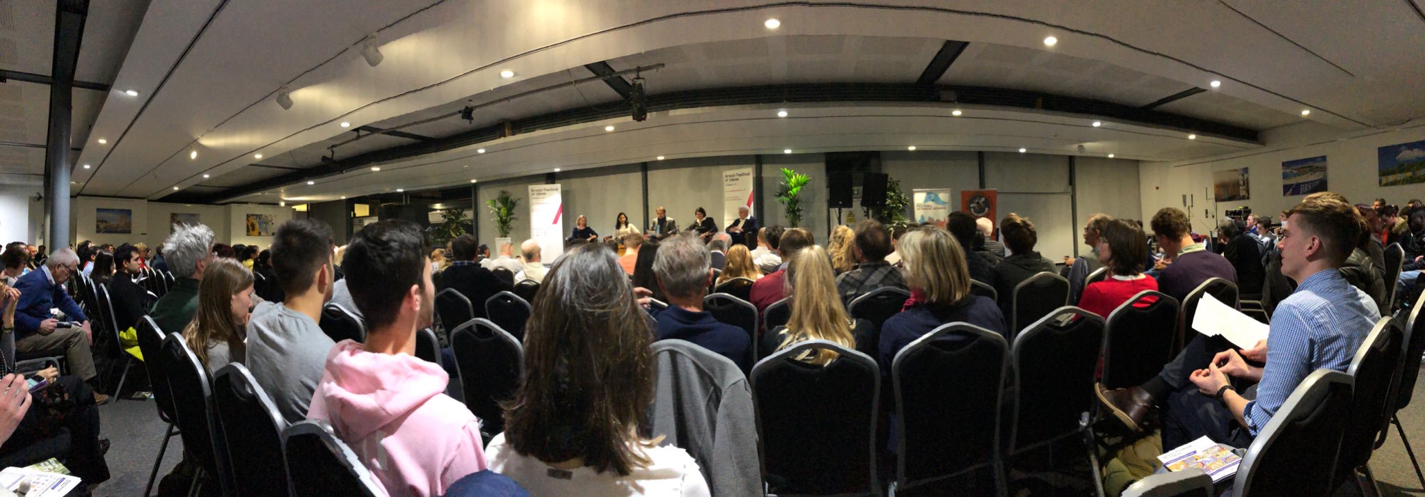 Trump, trade and Brexit - packed house for top panel on hot topic at #economicsfest https://t.co/SD0WD9AHiw